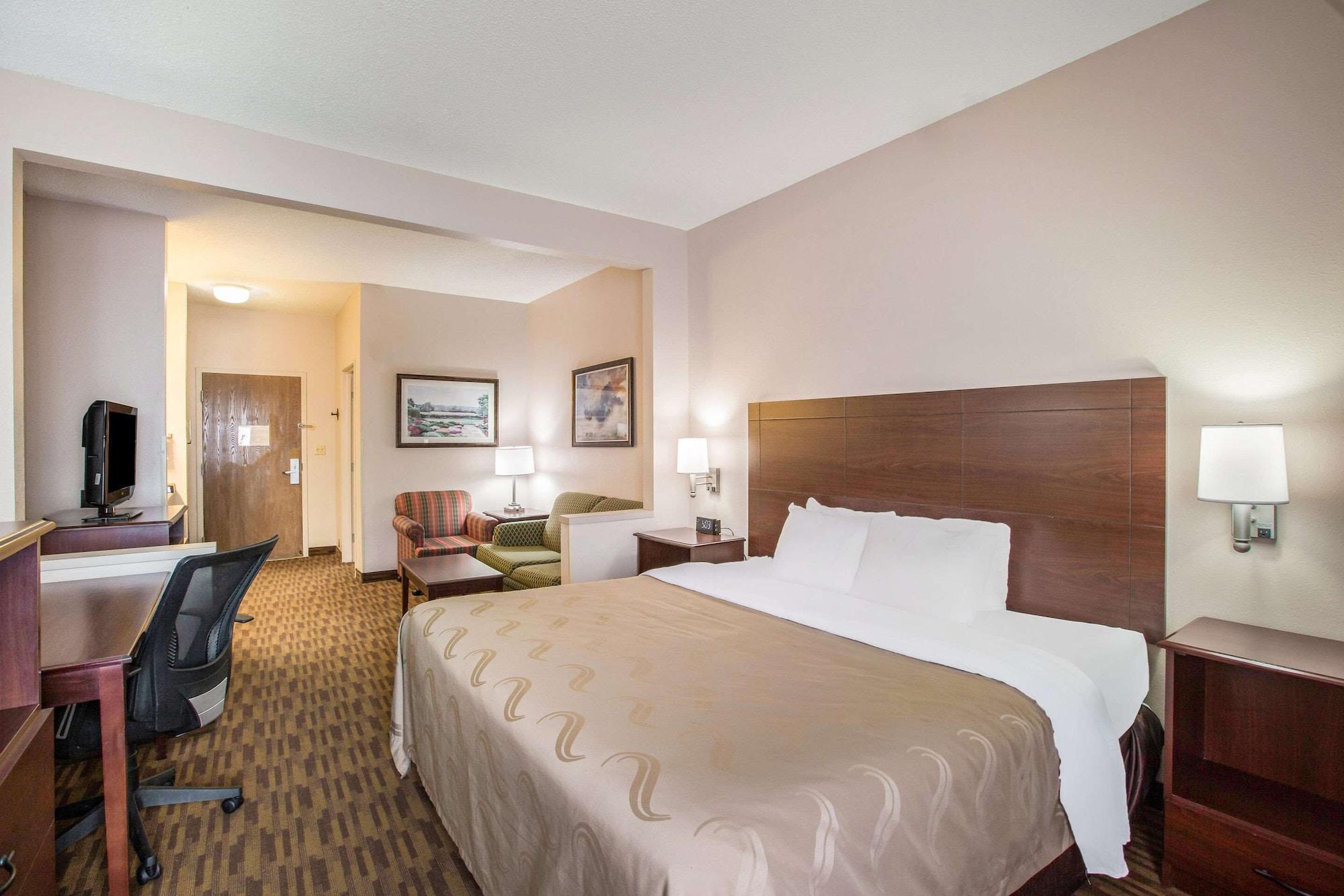 Quality Inn & Suites Lawrence - University Area Εξωτερικό φωτογραφία