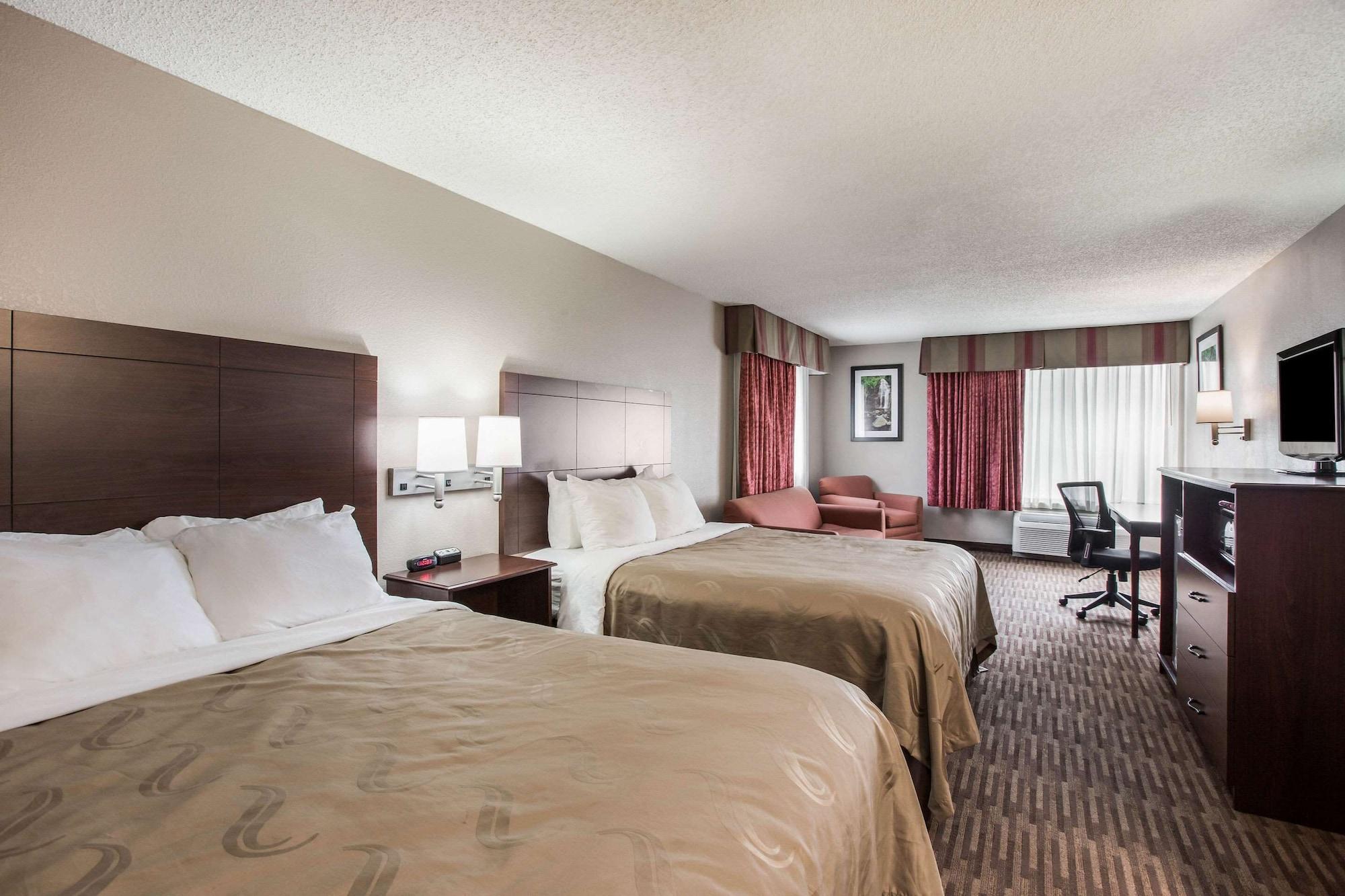Quality Inn & Suites Lawrence - University Area Εξωτερικό φωτογραφία