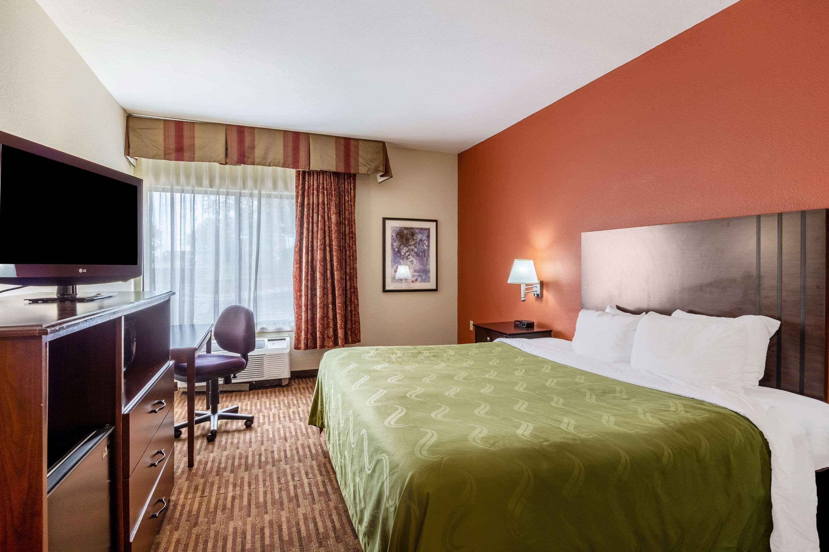 Quality Inn & Suites Lawrence - University Area Εξωτερικό φωτογραφία