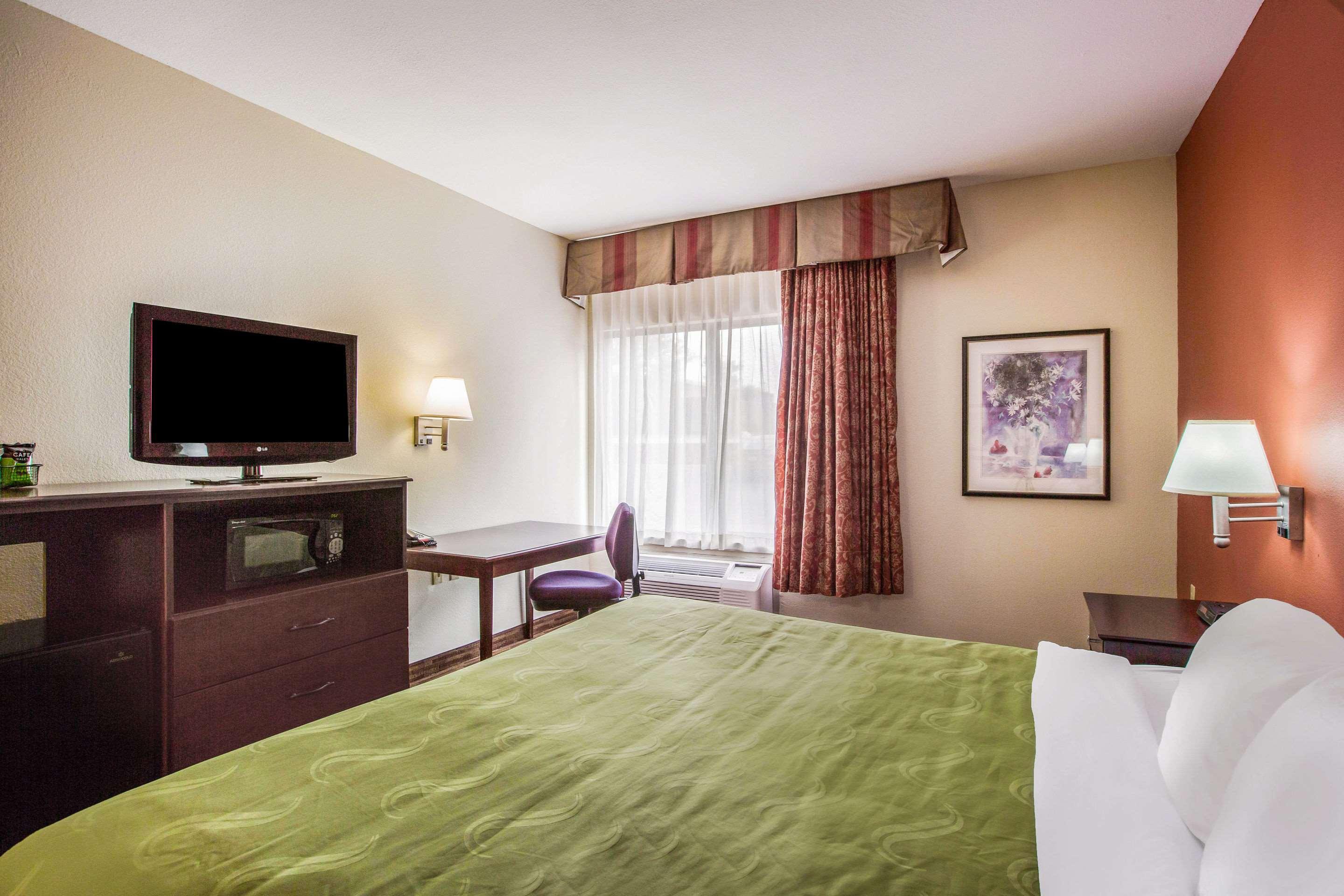 Quality Inn & Suites Lawrence - University Area Εξωτερικό φωτογραφία
