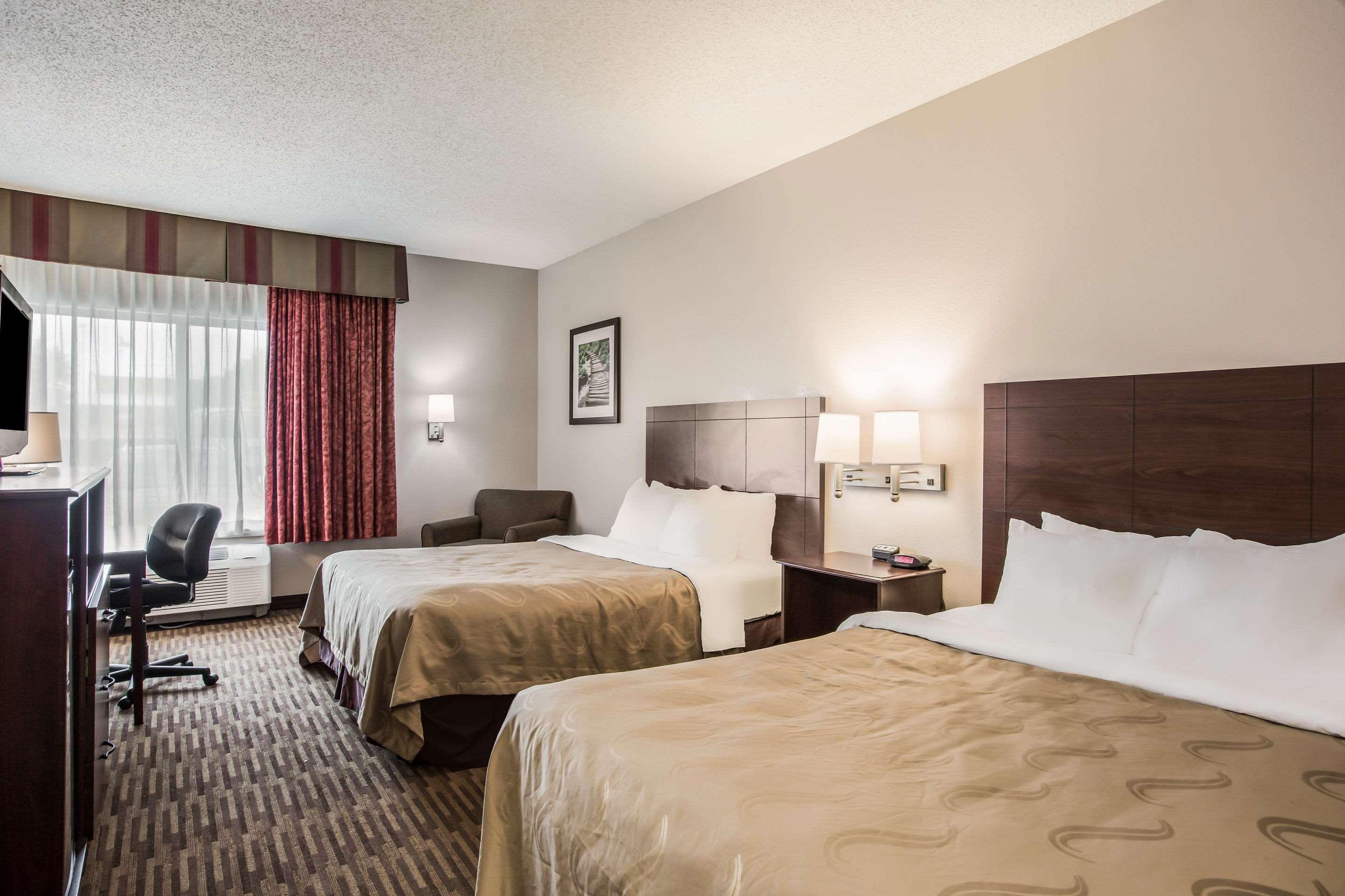Quality Inn & Suites Lawrence - University Area Εξωτερικό φωτογραφία