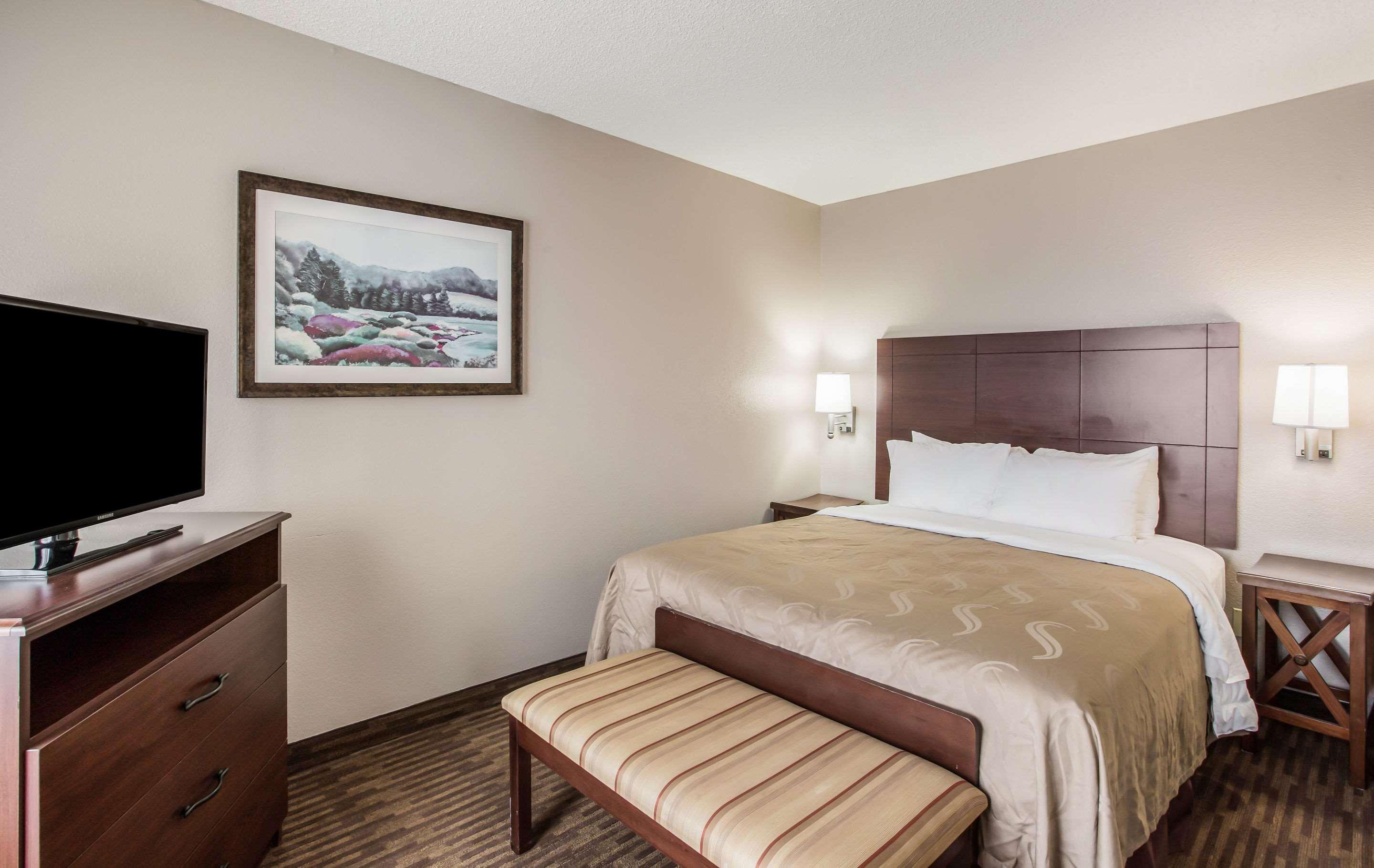 Quality Inn & Suites Lawrence - University Area Εξωτερικό φωτογραφία