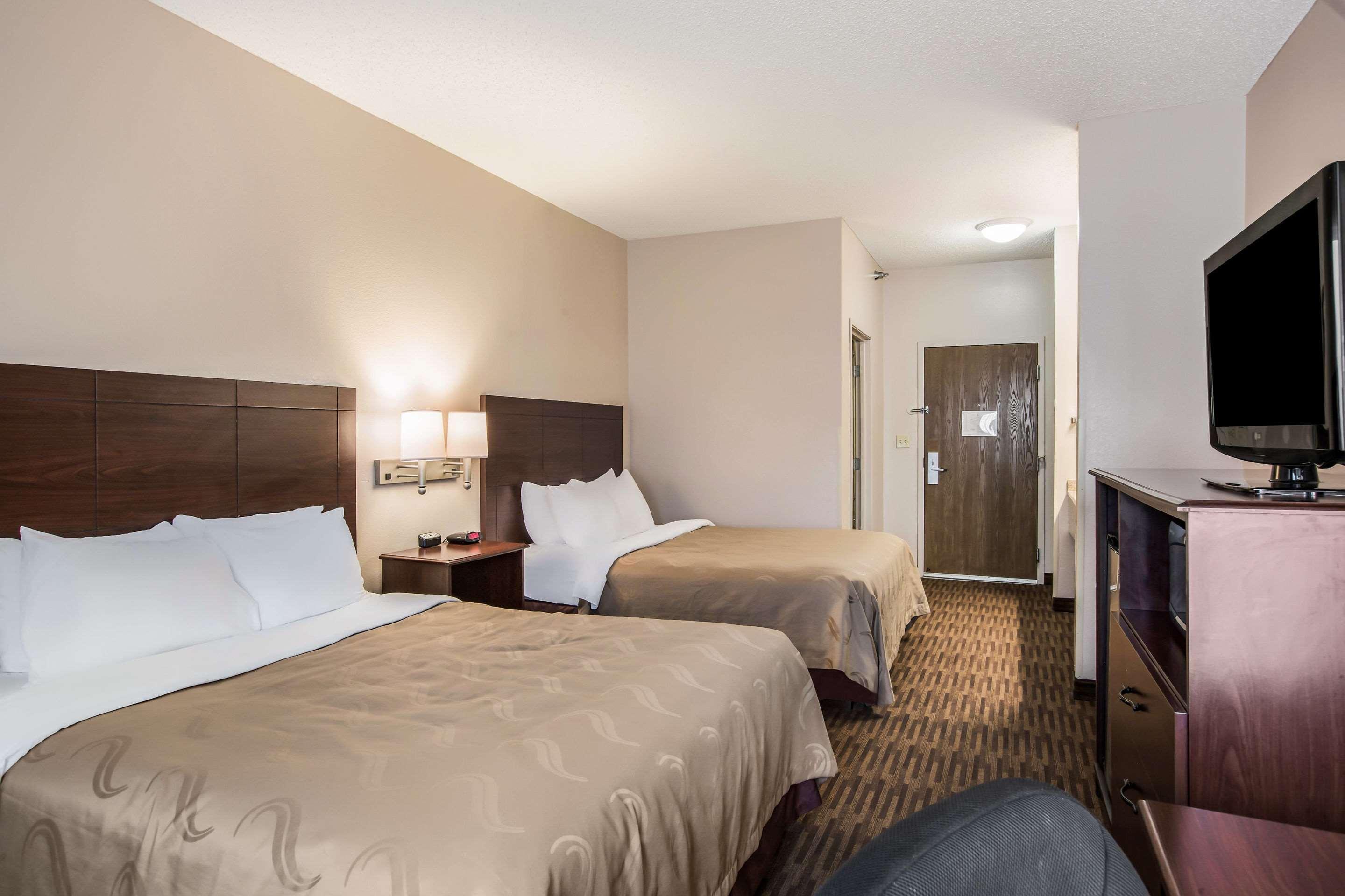 Quality Inn & Suites Lawrence - University Area Εξωτερικό φωτογραφία