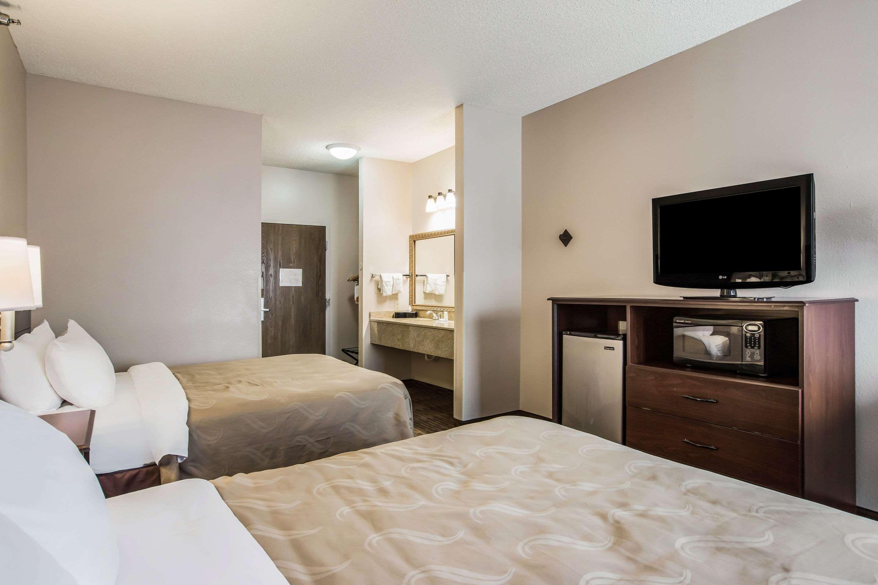 Quality Inn & Suites Lawrence - University Area Εξωτερικό φωτογραφία