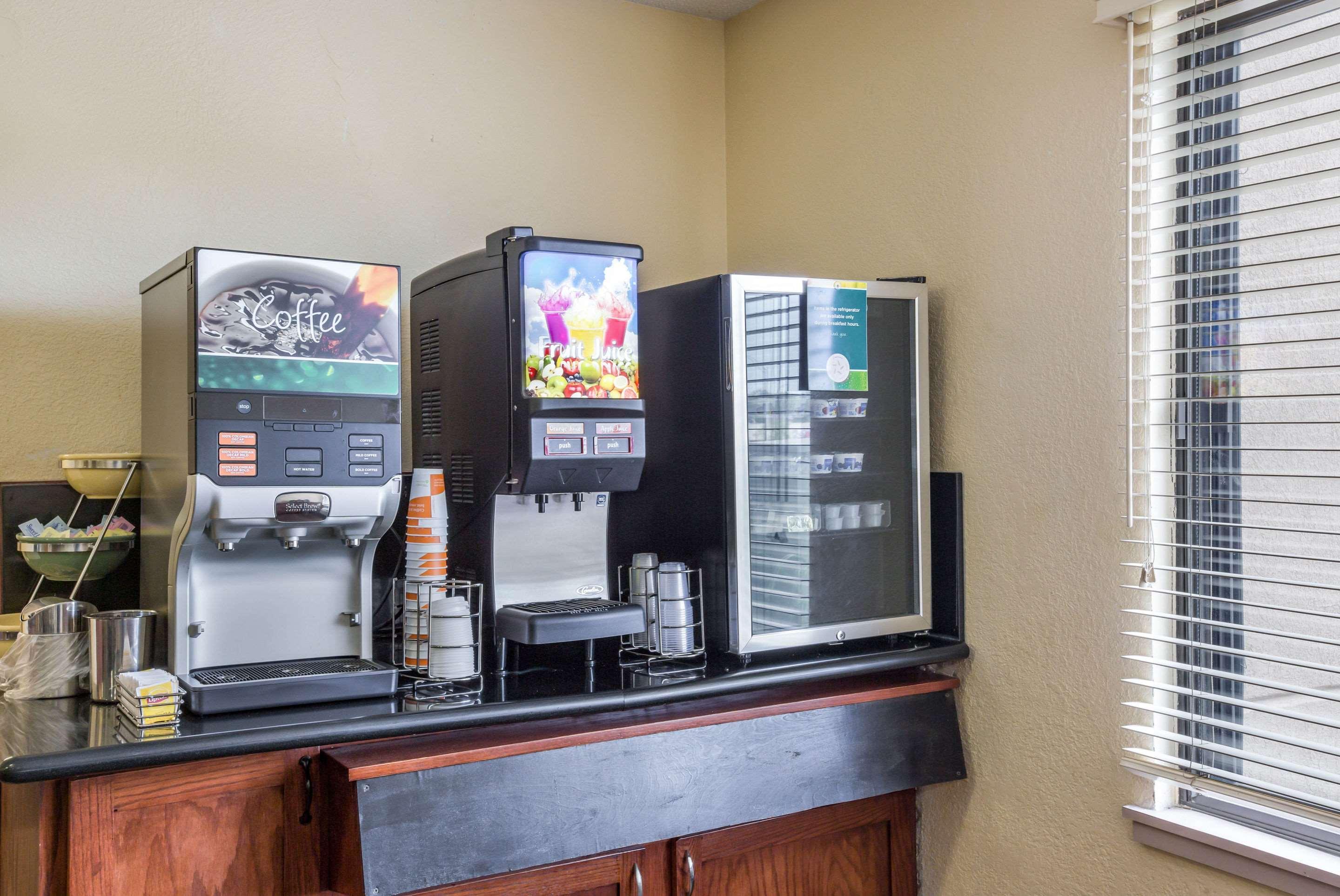 Quality Inn & Suites Lawrence - University Area Εξωτερικό φωτογραφία