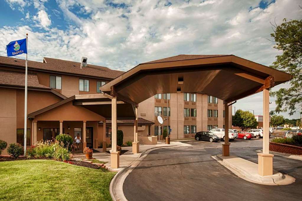 Quality Inn & Suites Lawrence - University Area Εξωτερικό φωτογραφία
