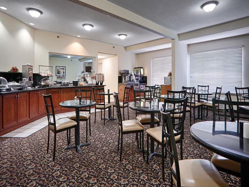 Quality Inn & Suites Lawrence - University Area Εξωτερικό φωτογραφία