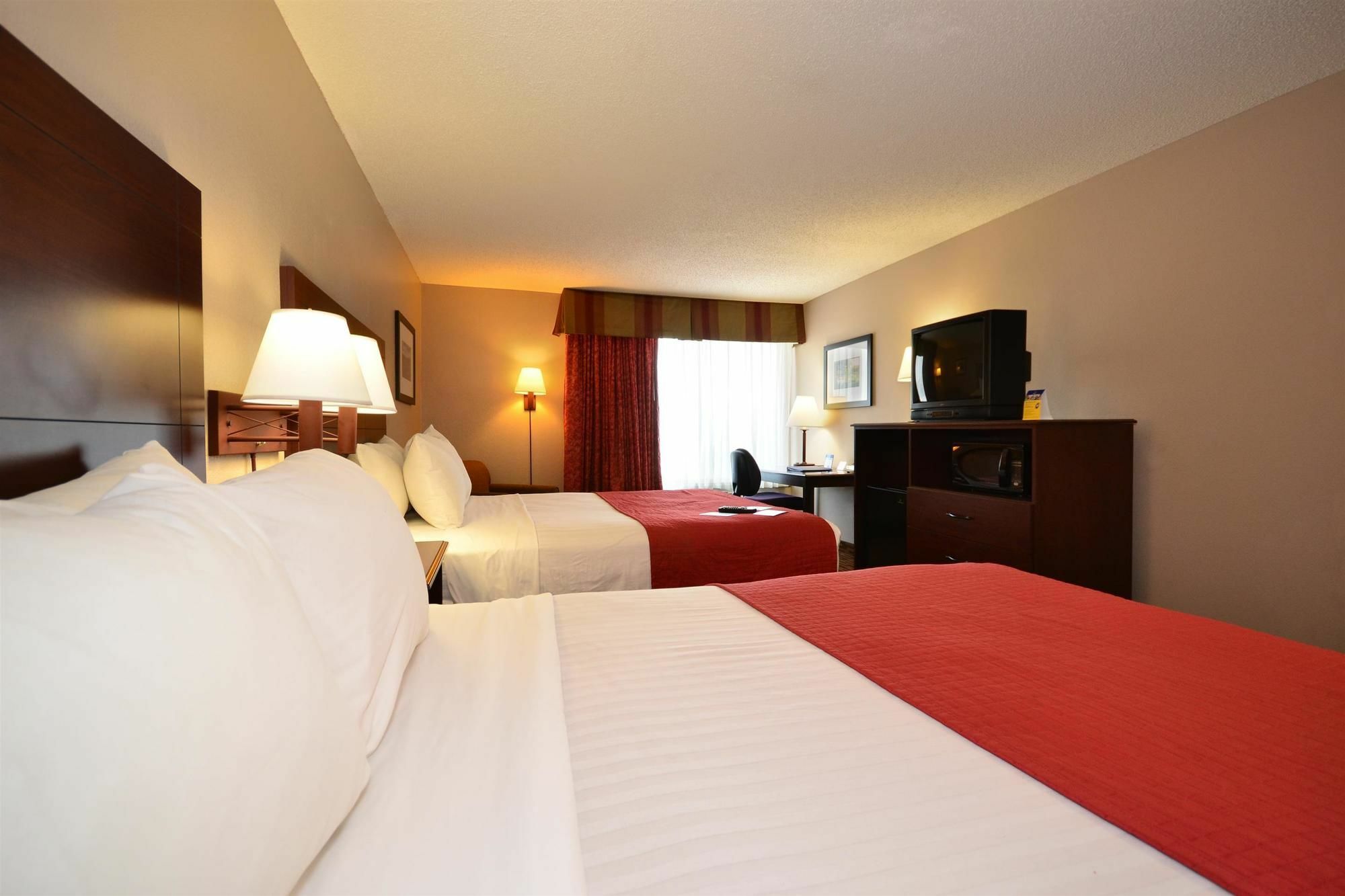 Quality Inn & Suites Lawrence - University Area Εξωτερικό φωτογραφία