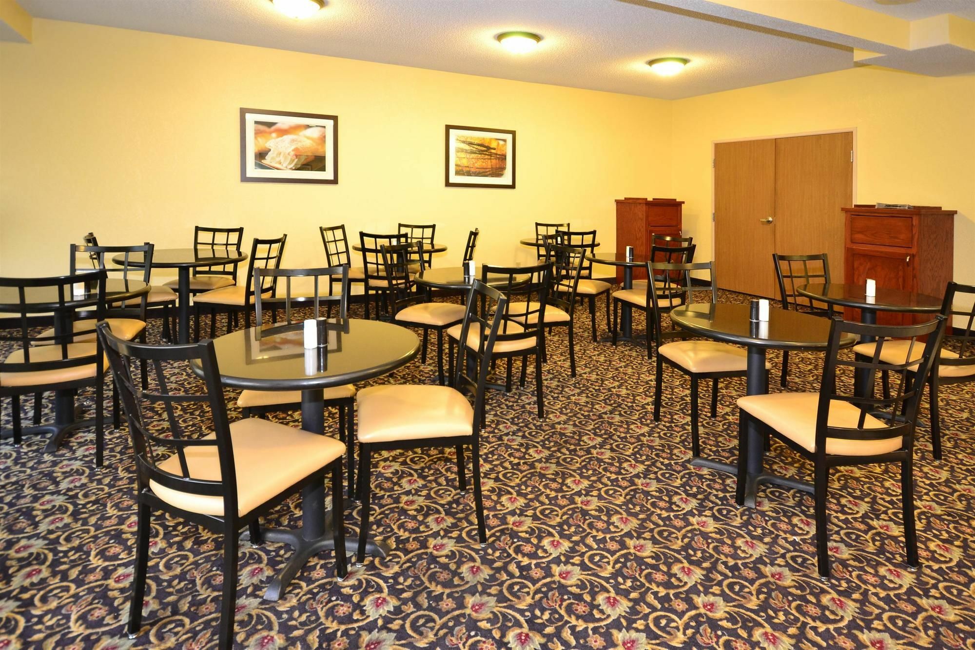 Quality Inn & Suites Lawrence - University Area Εξωτερικό φωτογραφία