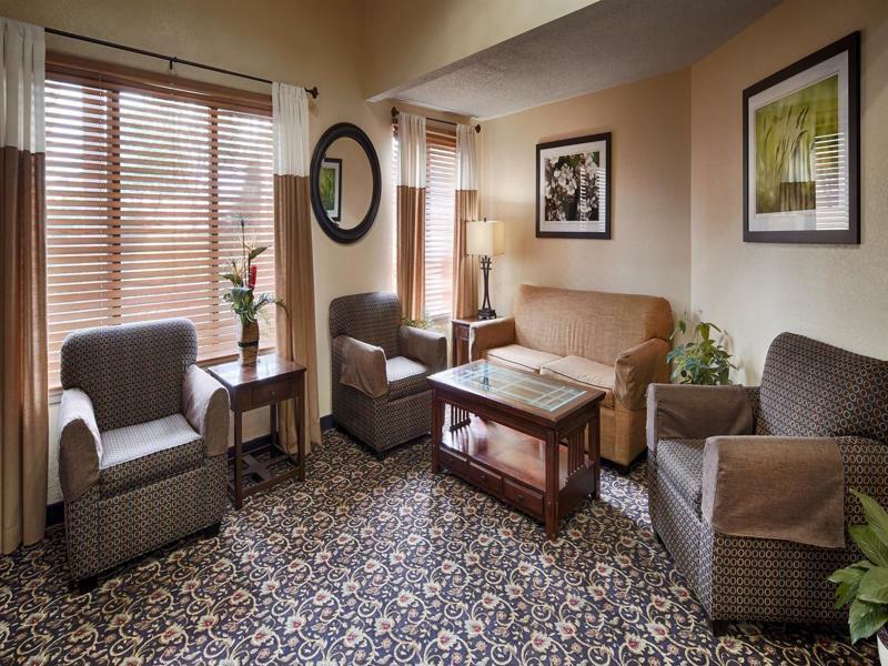 Quality Inn & Suites Lawrence - University Area Εξωτερικό φωτογραφία