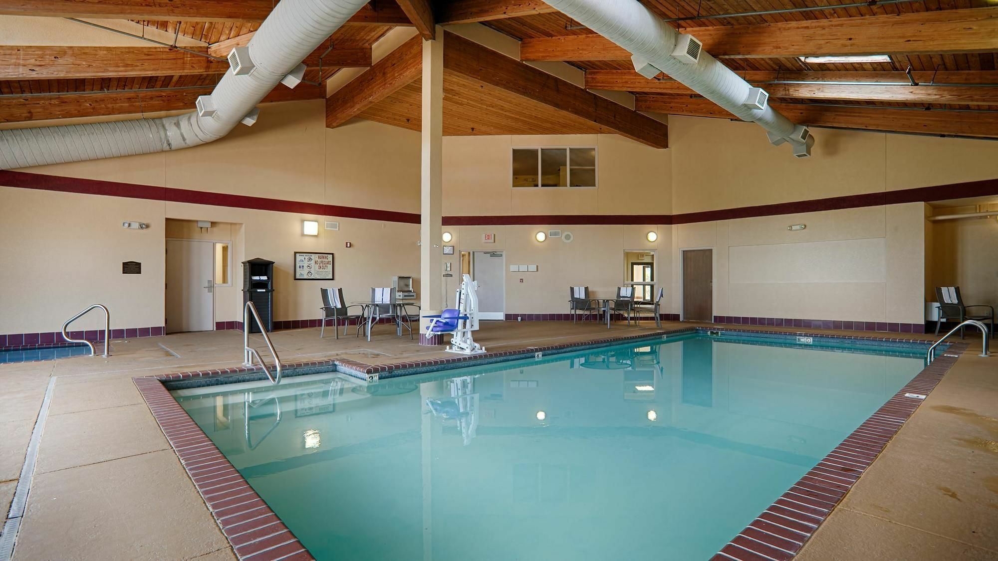 Quality Inn & Suites Lawrence - University Area Εξωτερικό φωτογραφία