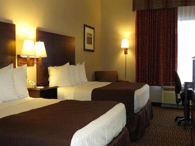 Quality Inn & Suites Lawrence - University Area Εξωτερικό φωτογραφία
