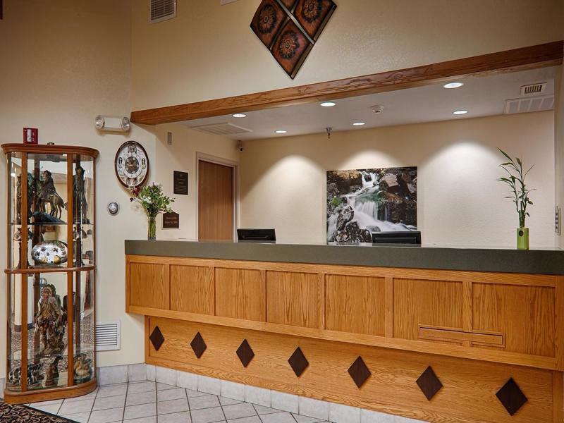 Quality Inn & Suites Lawrence - University Area Εξωτερικό φωτογραφία