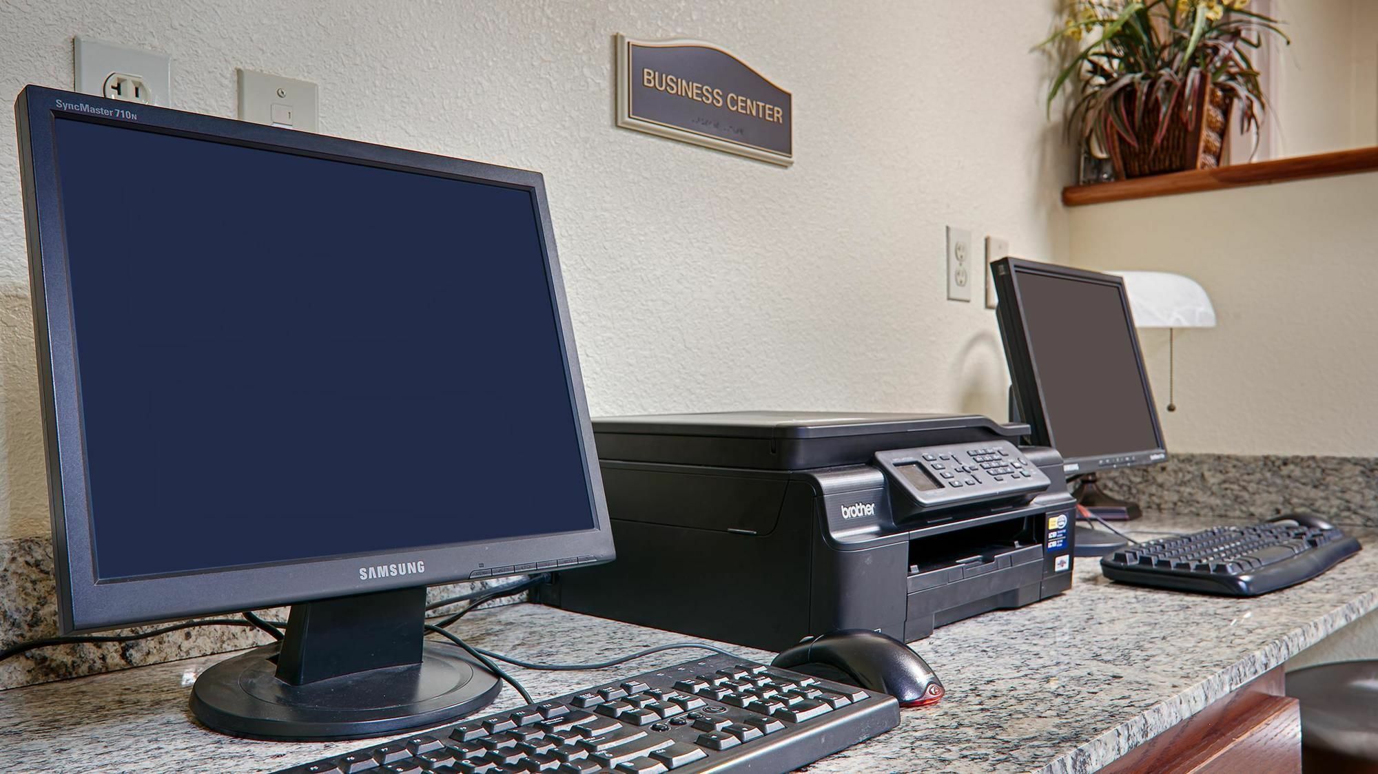 Quality Inn & Suites Lawrence - University Area Εξωτερικό φωτογραφία