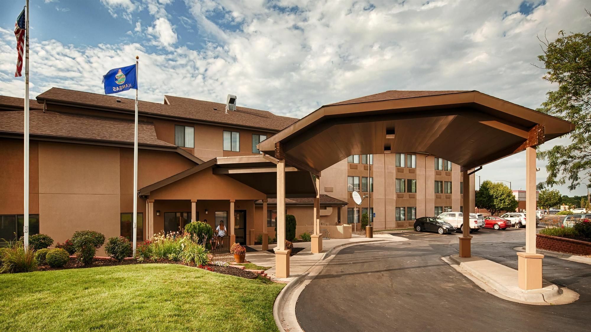 Quality Inn & Suites Lawrence - University Area Εξωτερικό φωτογραφία
