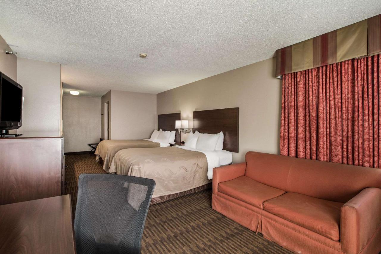 Quality Inn & Suites Lawrence - University Area Εξωτερικό φωτογραφία